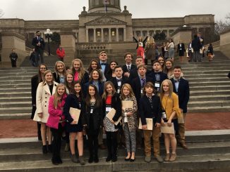 Knox County Middle students pose for a photo in front of the capitol.
